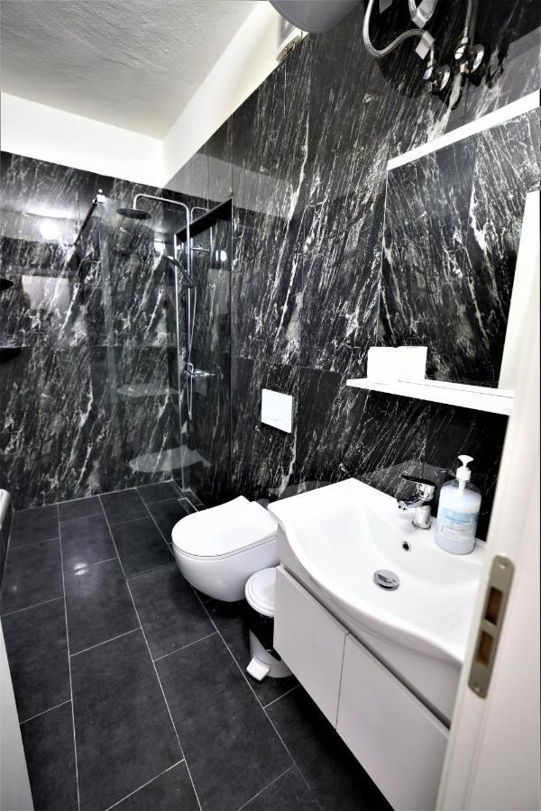 Lovely Studio In Tirana #1 Buitenkant foto